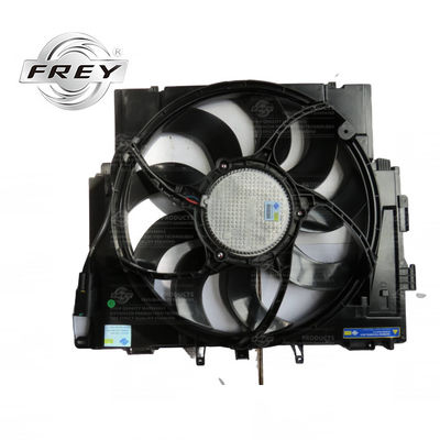 600W BMW F10 F11 F18 525Iのための実用的なラジエーター ファン エンジンの冷却の部品17418642161
