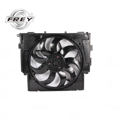 600W BMW F10 F11 F18 525Iのための実用的なラジエーター ファン エンジンの冷却の部品17418642161