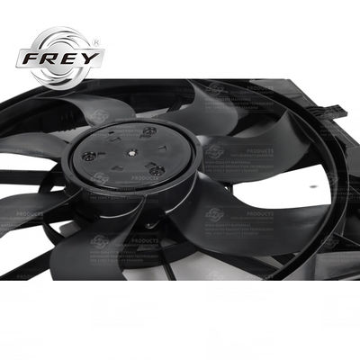 600W BMW F10 F11 F18 525Iのための実用的なラジエーター ファン エンジンの冷却の部品17418642161